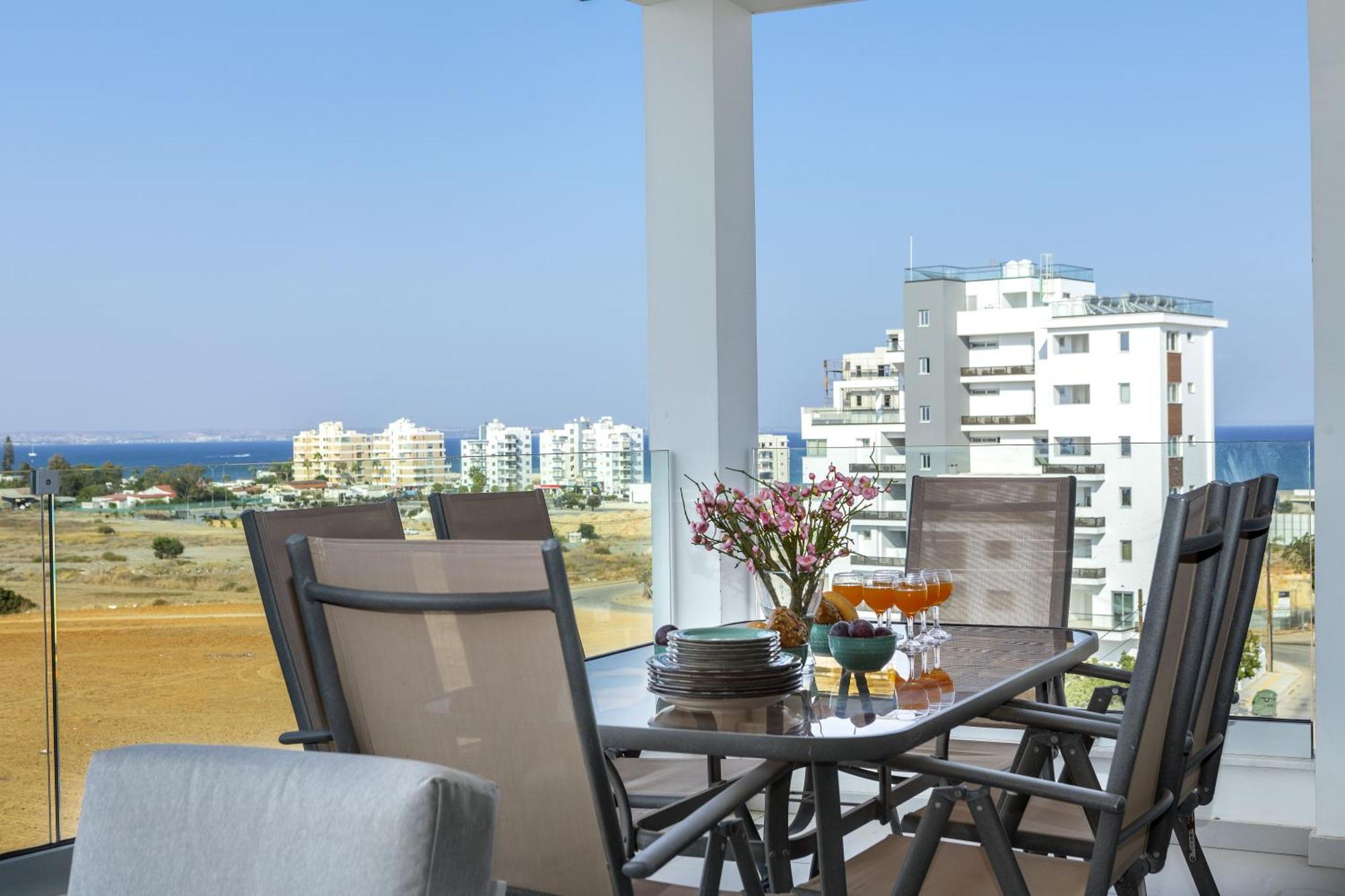 Majestic Sunset Salt Lake Views 300M From Beach Apartment Larnaca Exterior photo