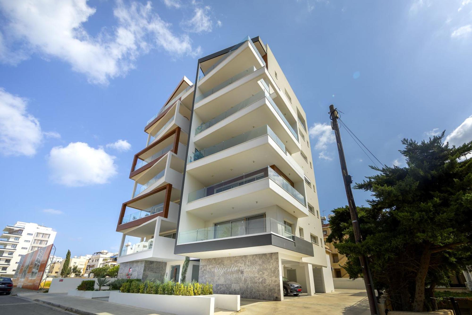 Majestic Sunset Salt Lake Views 300M From Beach Apartment Larnaca Exterior photo